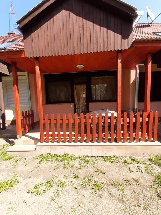 Narcisz Apartman Gyula Exterior photo