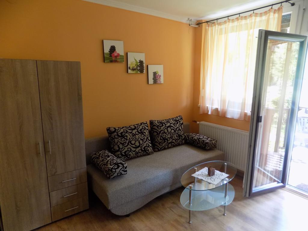 Narcisz Apartman Gyula Exterior photo