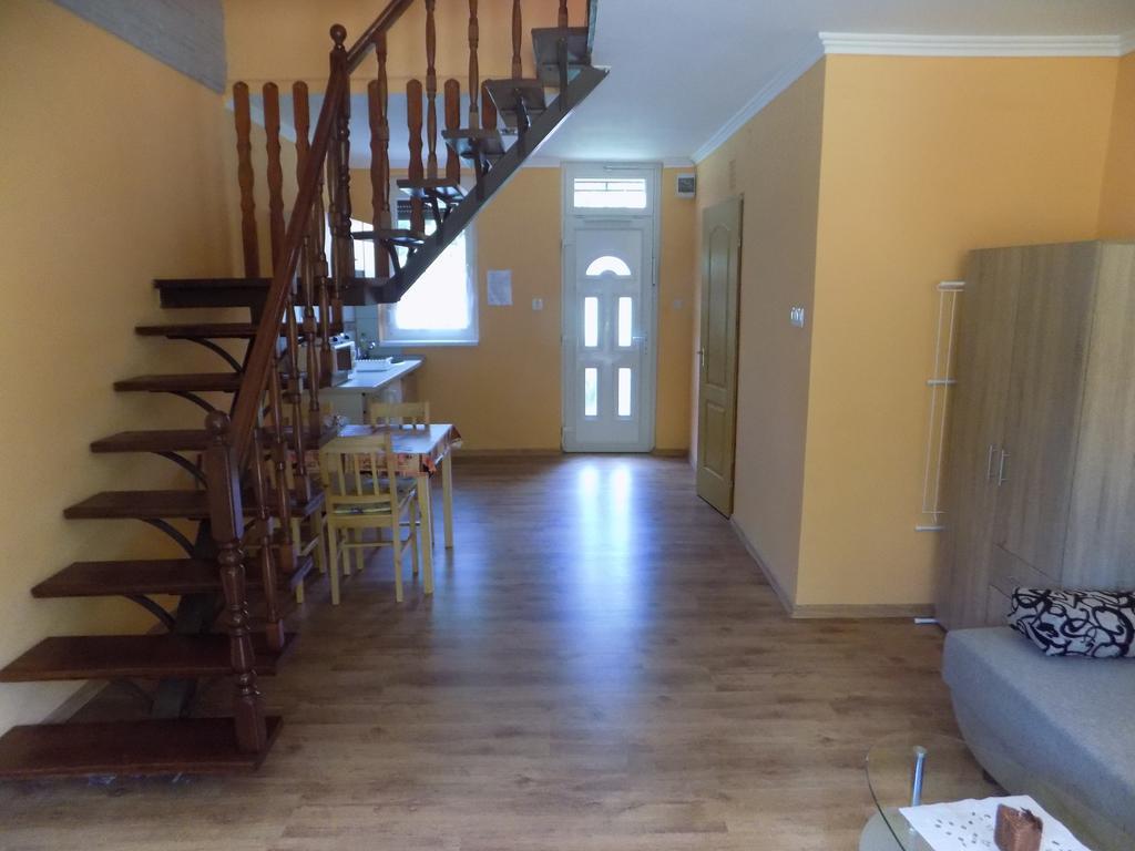 Narcisz Apartman Gyula Exterior photo
